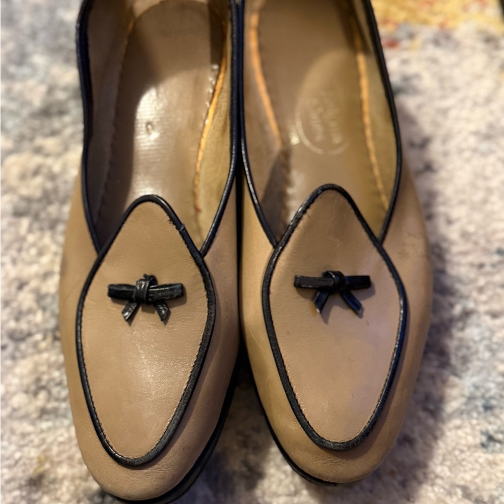 Chic Tan Loafers Travelette with Black Bow Accent Belgian Shoes